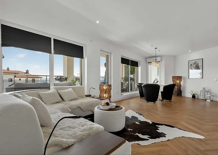 Cozy Sea View Apartment - Pool, Gym&Parking Bjała zdjęcie